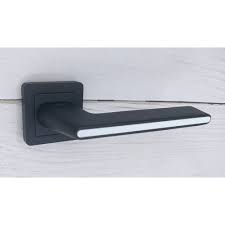 Ручка на квадратной розете Trion Radiant AL-74 Black/White