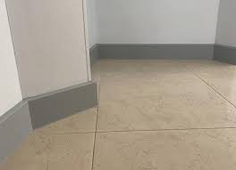 Плінтус Cubu flex 40-1202 (1012)(40*13*2500) сірий 2,5 м